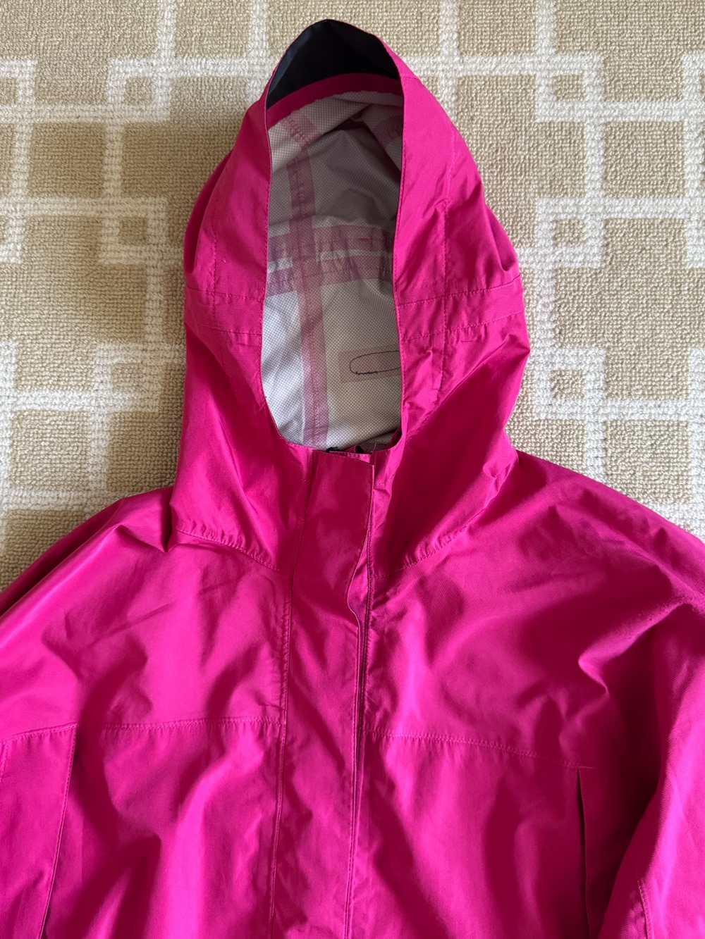 L.L. Bean Waterproof Hooded Rain Jacket Packable Shell Oink 2X - Picture 6 of 11